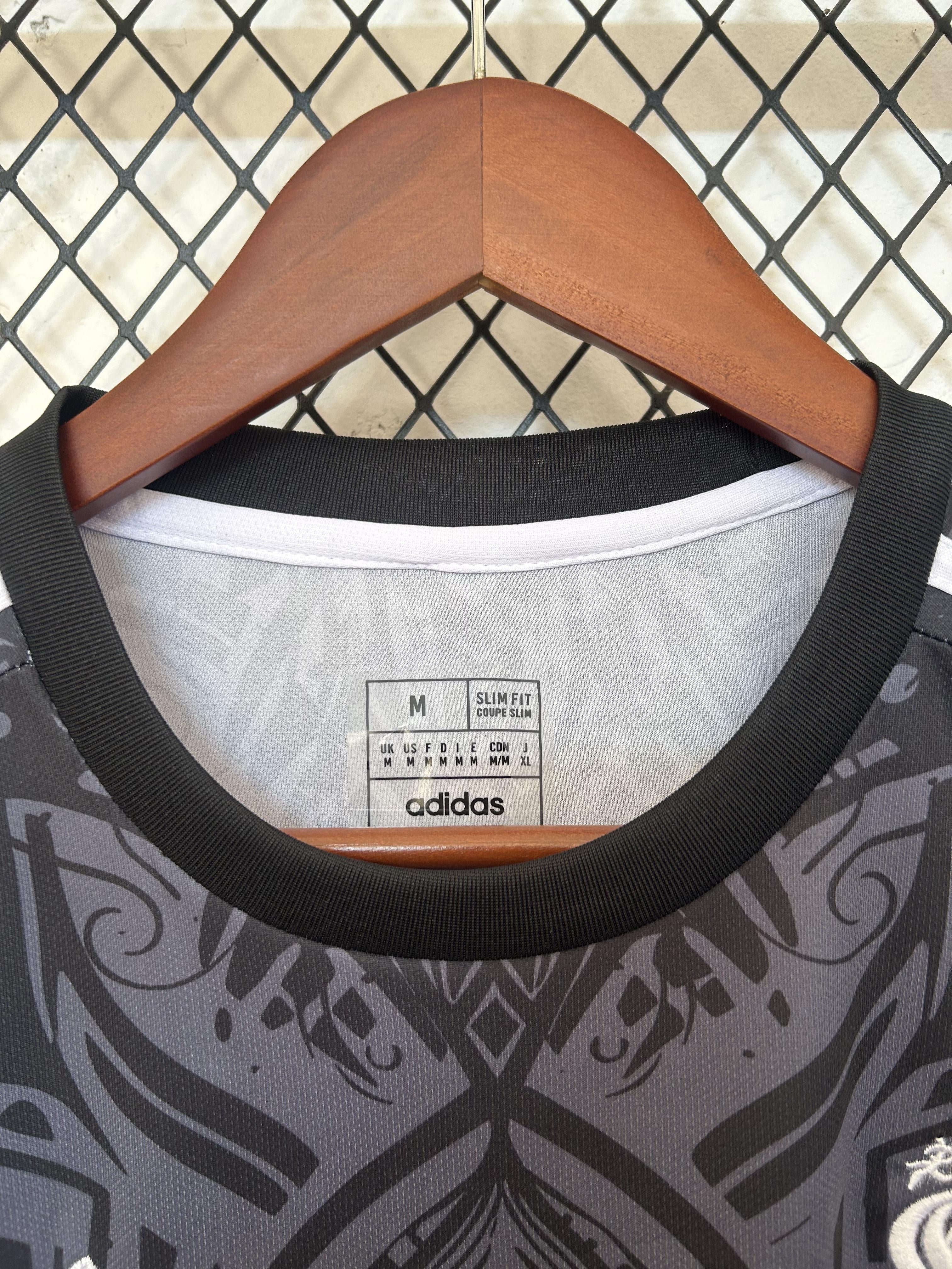 Kit spécial aigle bleu phénix de Liverpool