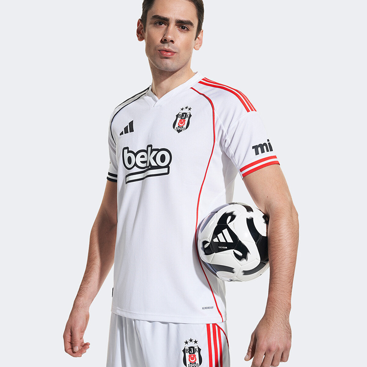 Maillot domicile de Besiktas 2025/26