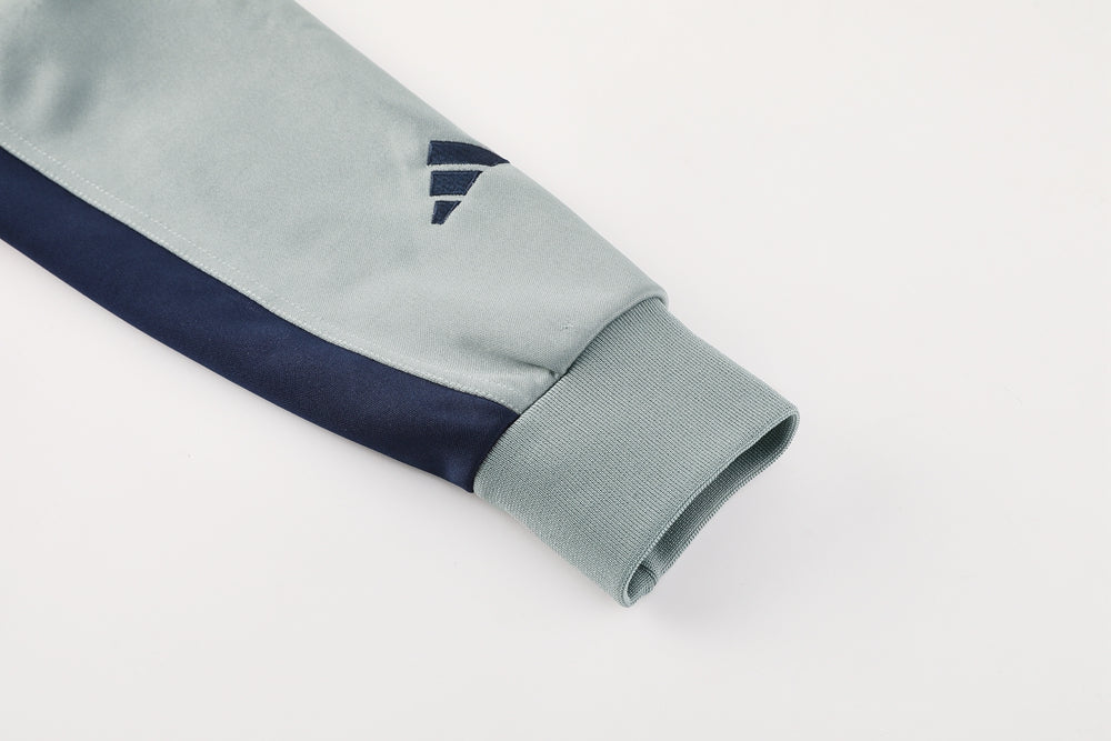Ensemble de survêtement veste-pantalon Real Madrid Pre-Match bleu marine et gris