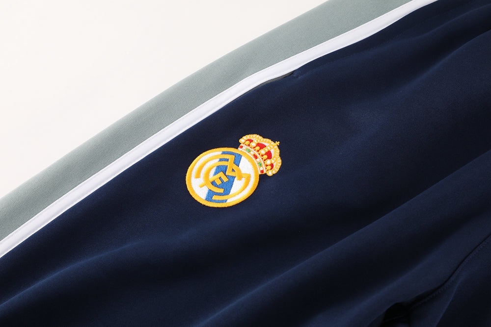 Ensemble de survêtement veste-pantalon Real Madrid Pre-Match bleu marine et gris