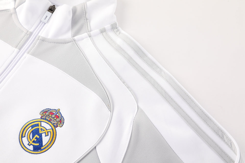 Survêtement veste blanche et grise d'avant-match Real Madrid